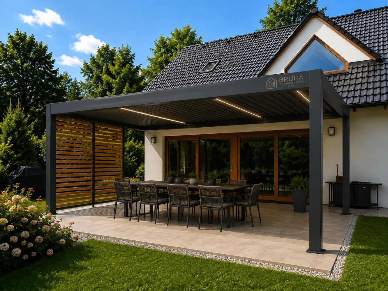 BRUDA bioclimatic pergola beside a family home